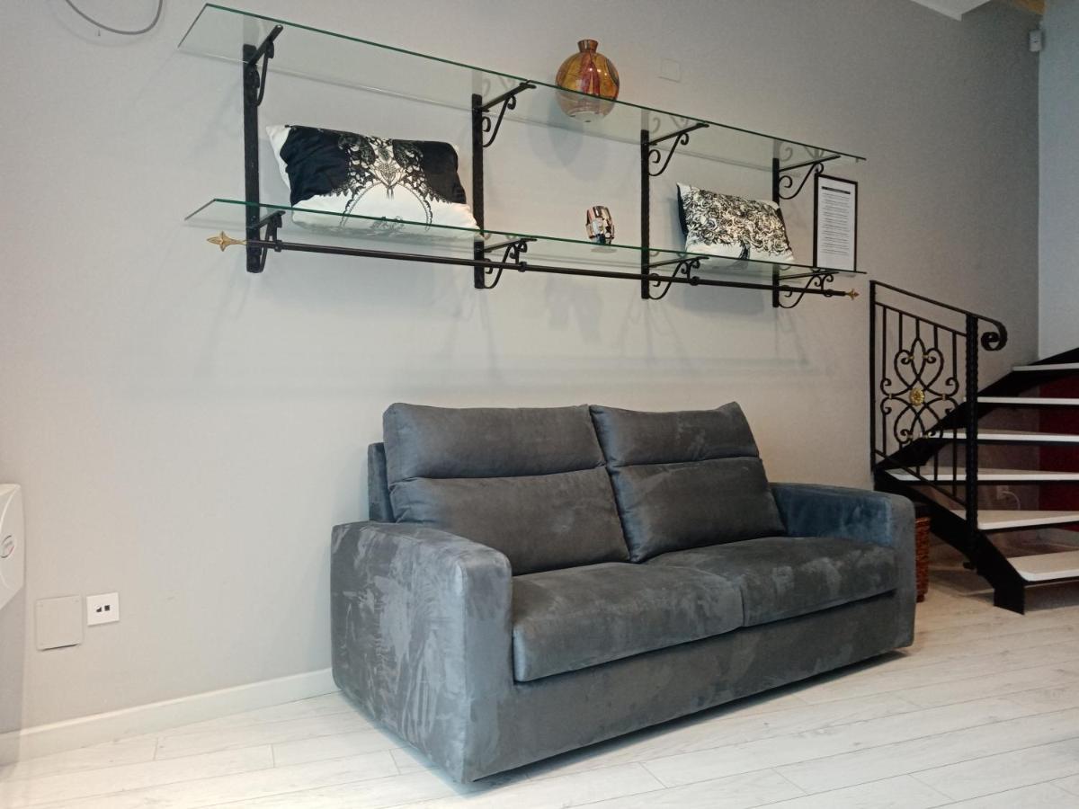 קליארי Einaudi 56 Guest House מראה חיצוני תמונה