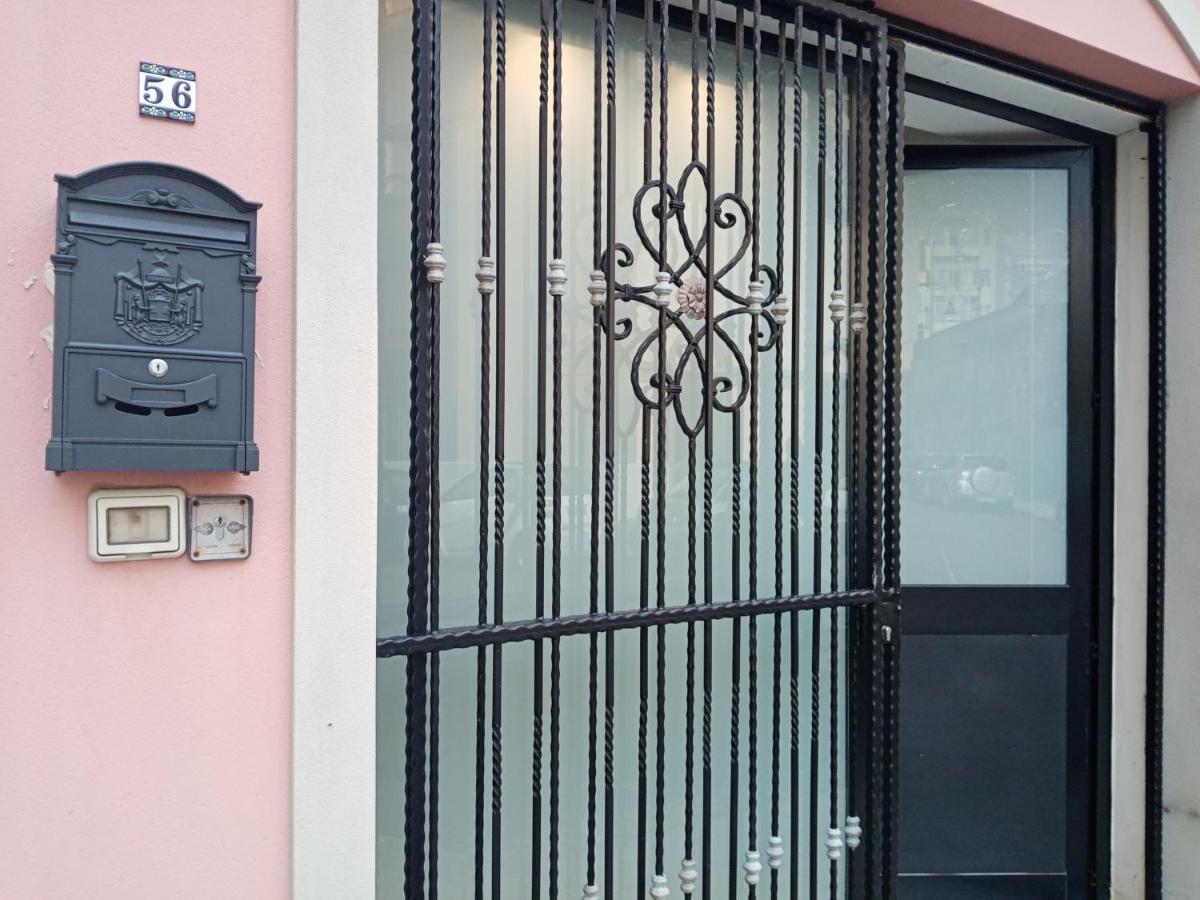קליארי Einaudi 56 Guest House מראה חיצוני תמונה