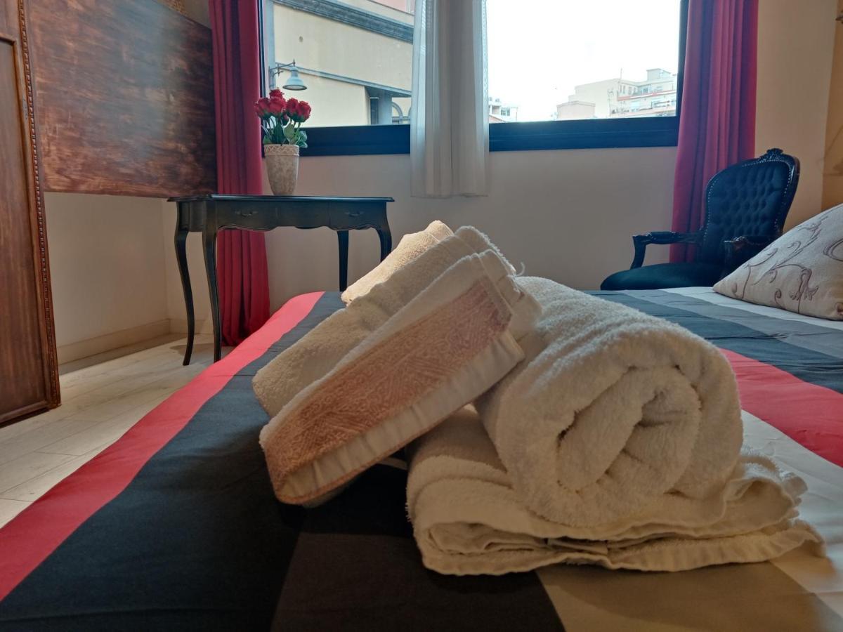קליארי Einaudi 56 Guest House מראה חיצוני תמונה