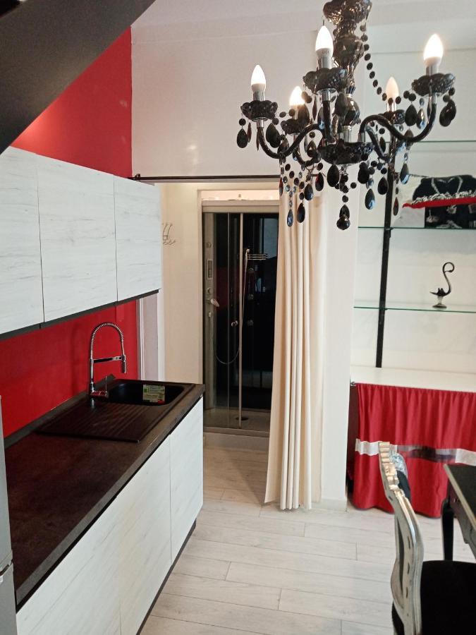 קליארי Einaudi 56 Guest House מראה חיצוני תמונה
