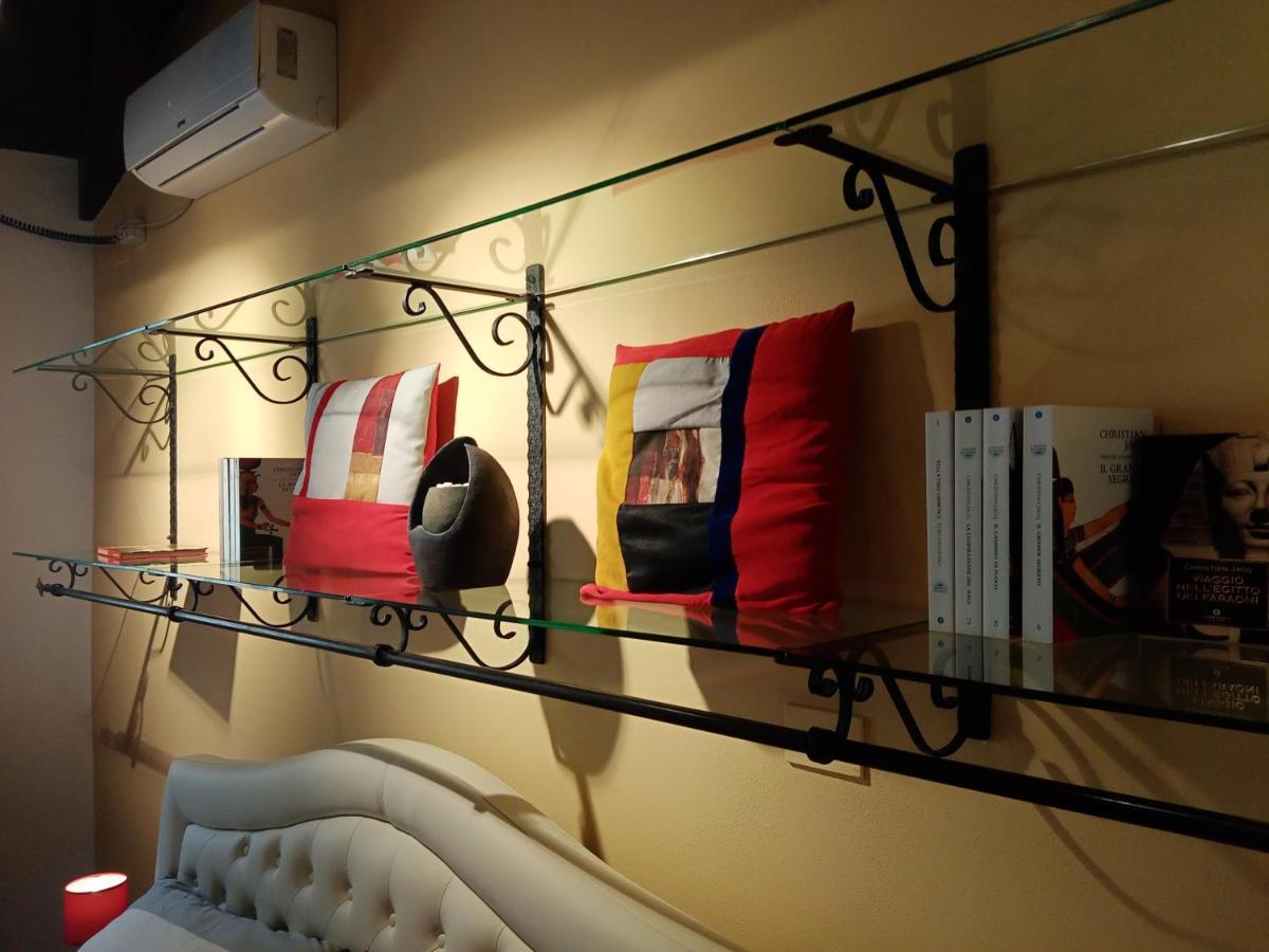 קליארי Einaudi 56 Guest House מראה חיצוני תמונה