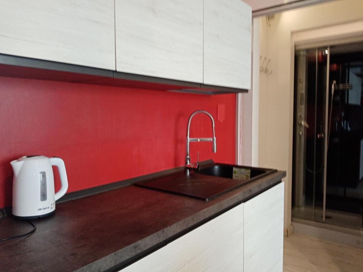 קליארי Einaudi 56 Guest House מראה חיצוני תמונה